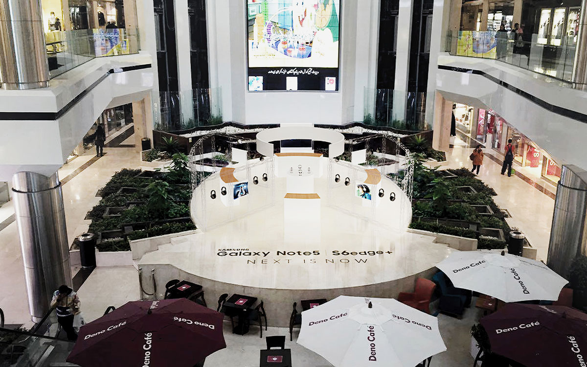 Samsung store design