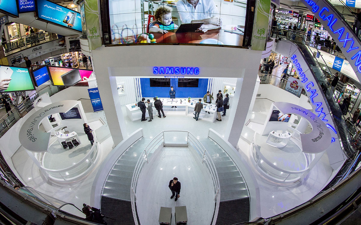 Samsung store design